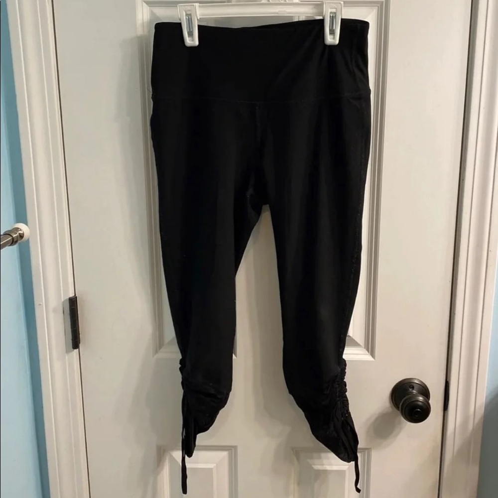 Layer 8 Cropped Leggings